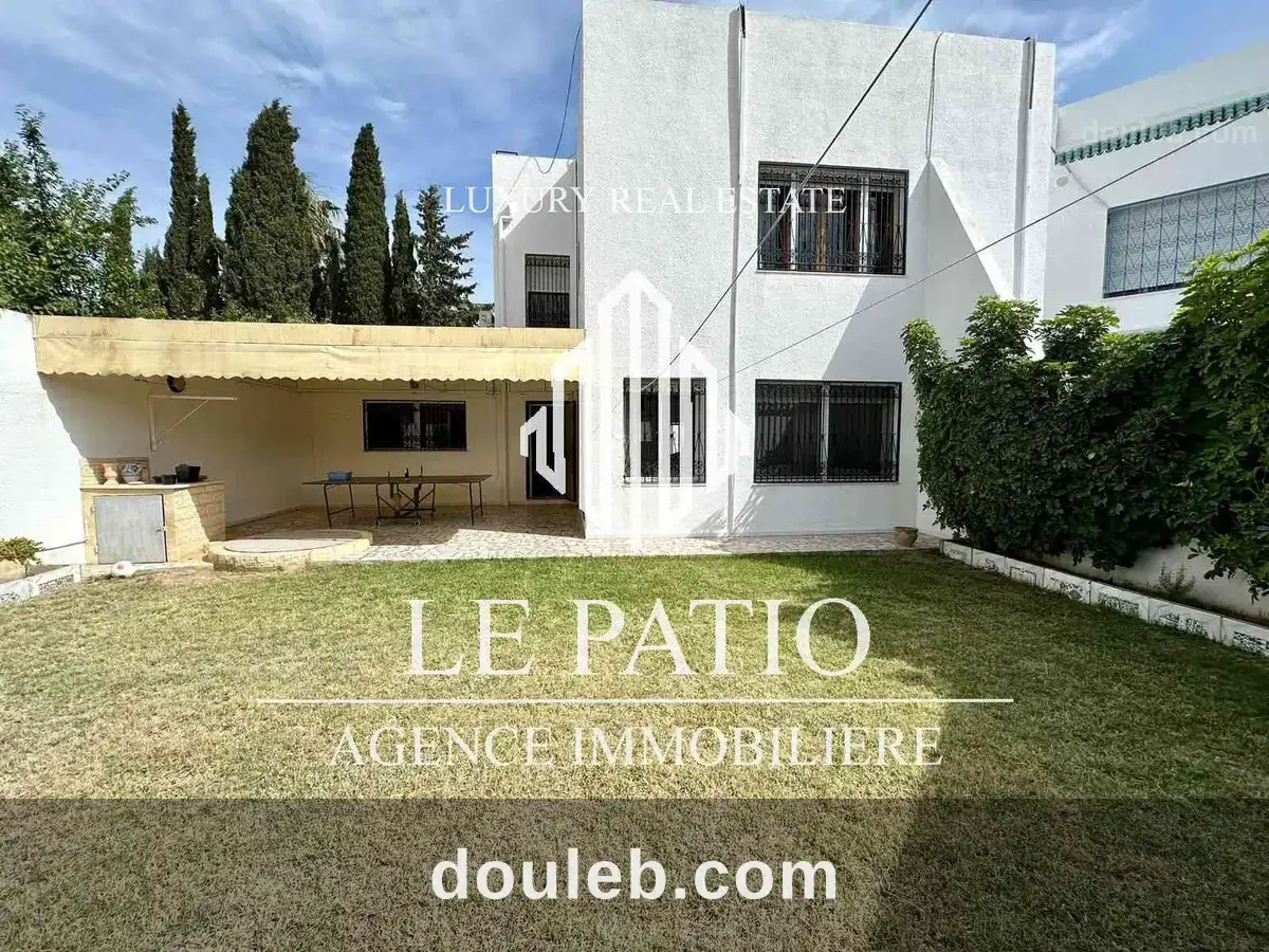 Villa s4 vide à la marsa à Tunis