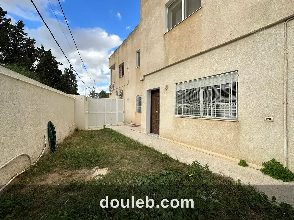 Rez de chaussée de villa s2 avec jardin à menzah 5 à Tunis