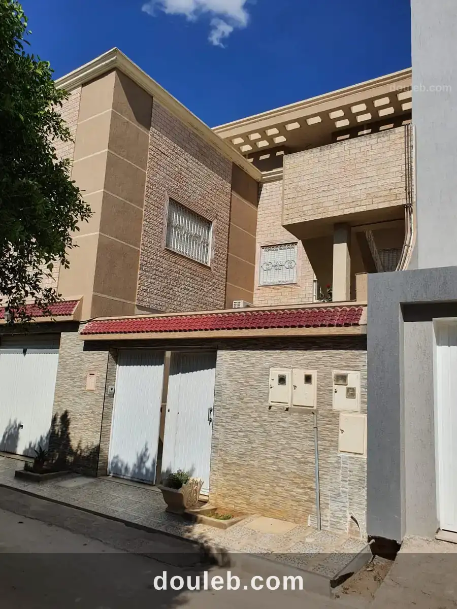 Trois appartements à jardin menzeh 3 à Tunis