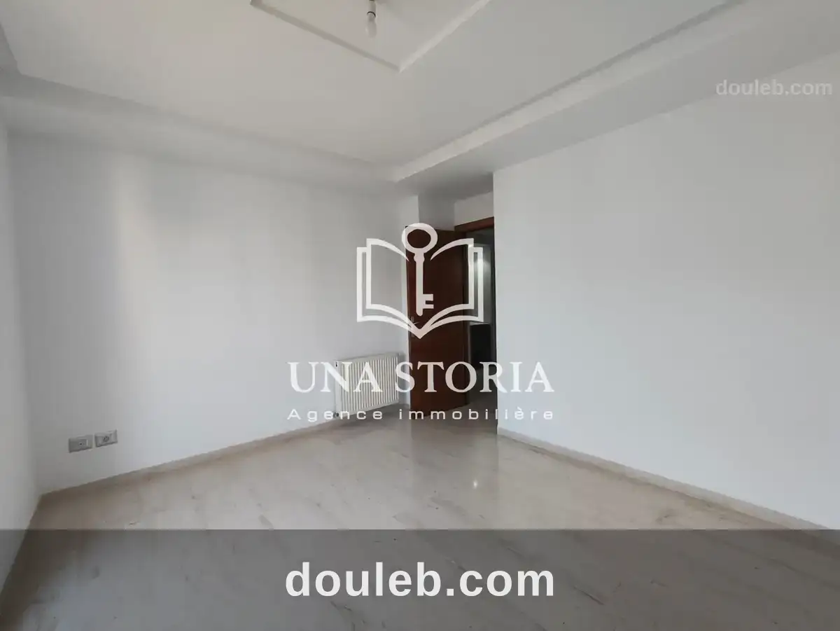 Appartement s plus 2 vide à l'aouina à Tunis