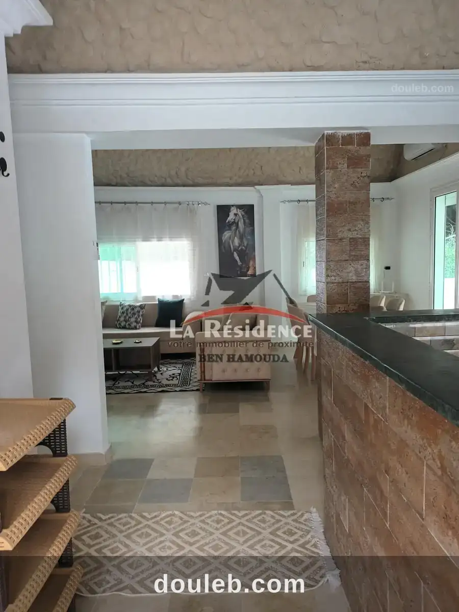 Villa avec piscine meublé à corniche bizerte à Tunis
