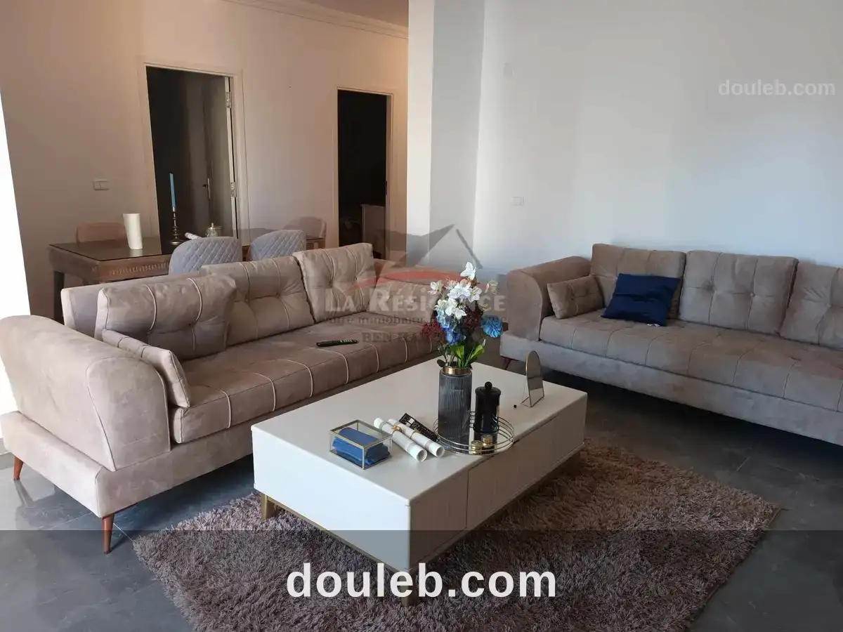 Etage de villa meublé pied dans l'eau à Tunis