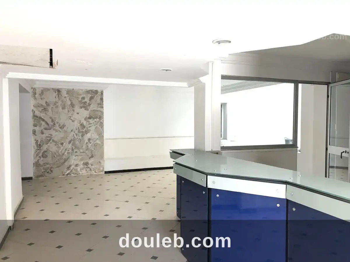 Immeuble 1800 m au belvédère tunis à Tunis