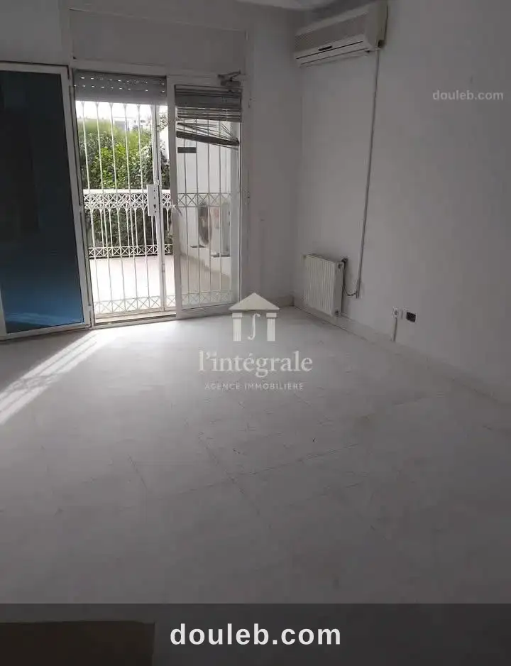 H4 bureau au rez de chaussée indépendant à Tunis