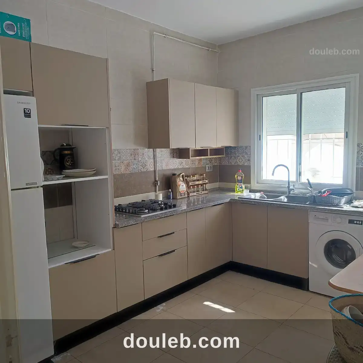 Rez de chaussée villa tout neuf s3 meublé à Tunis