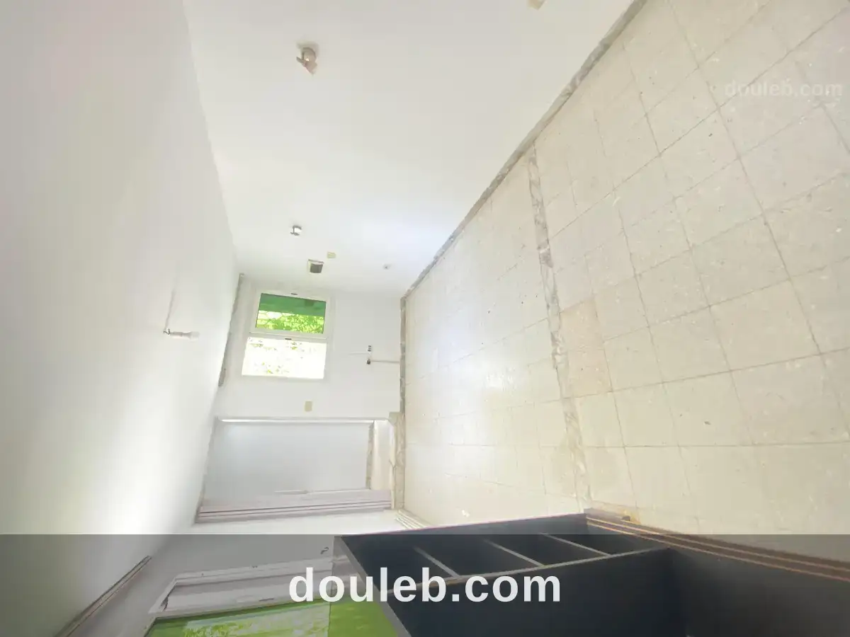 Joli studio pour jeunes filles uniquement ennasser à Tunis