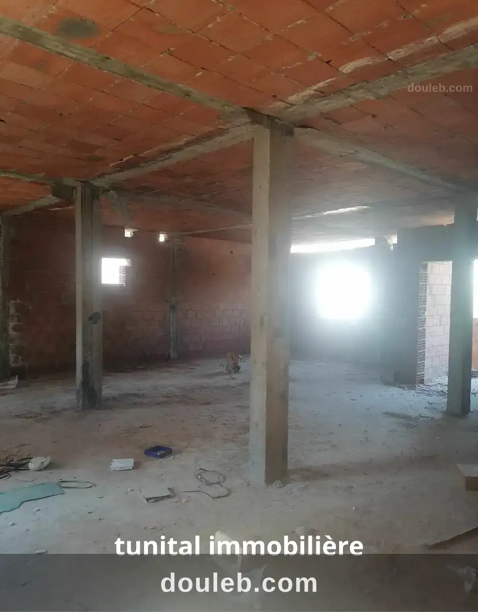 Villa un seul niveau inachevé à Tunis