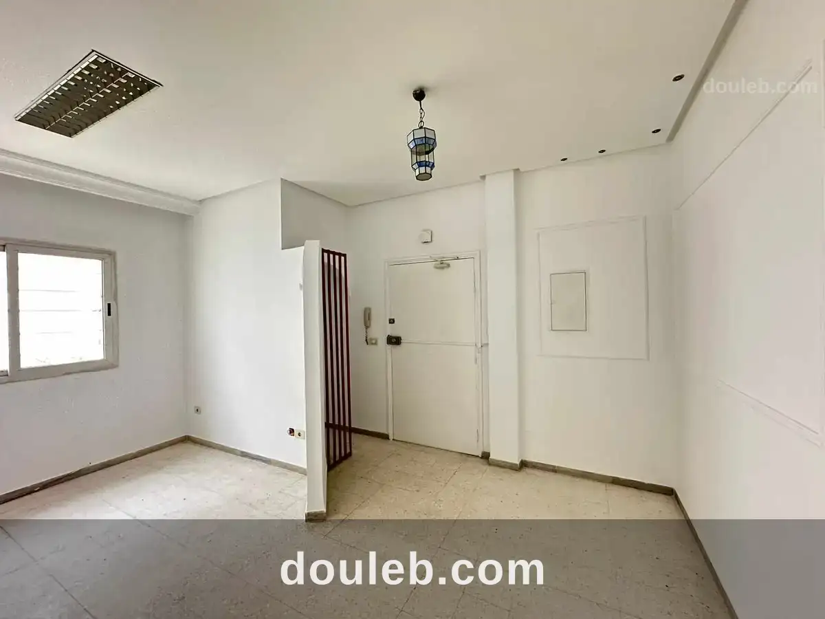 Plateau 200 m 7 pièces à el menzah 1 à Tunis