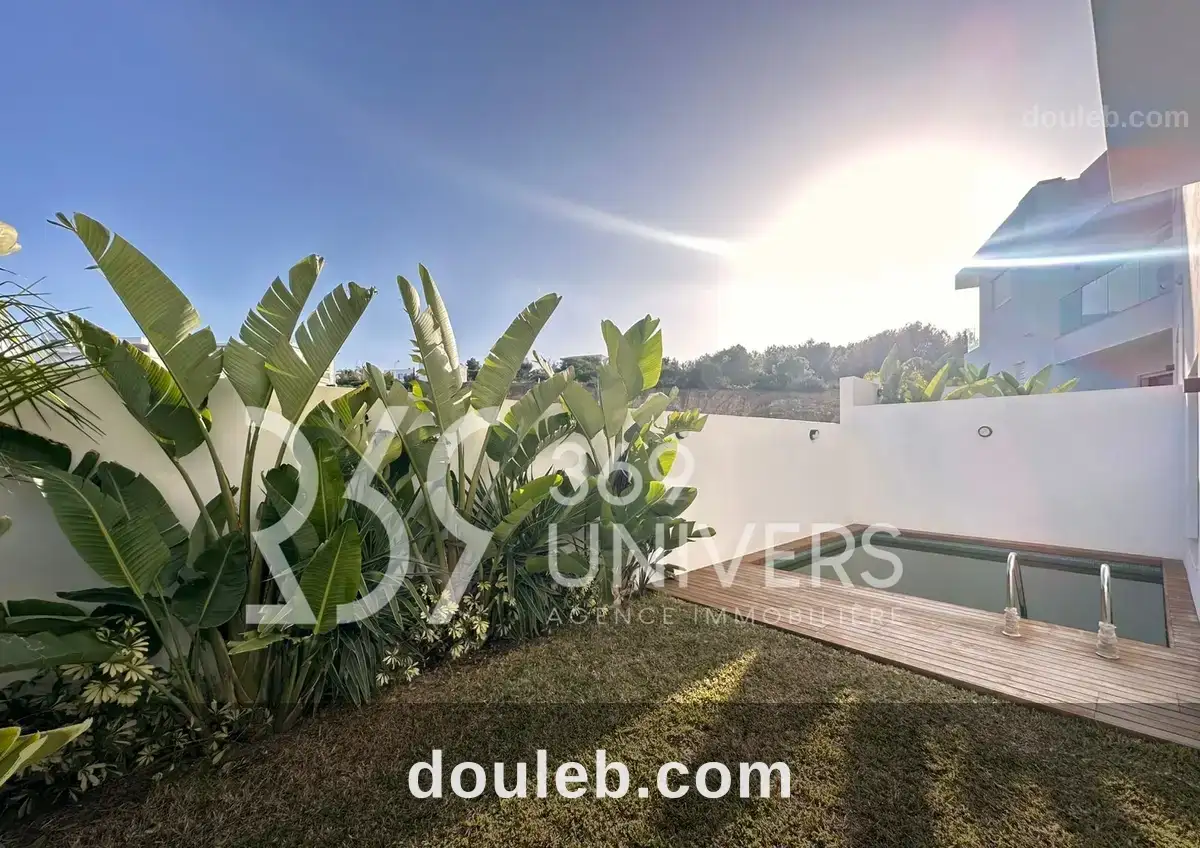 Triplex avec vue sur mer à gammarth ref rh143 à Tunis