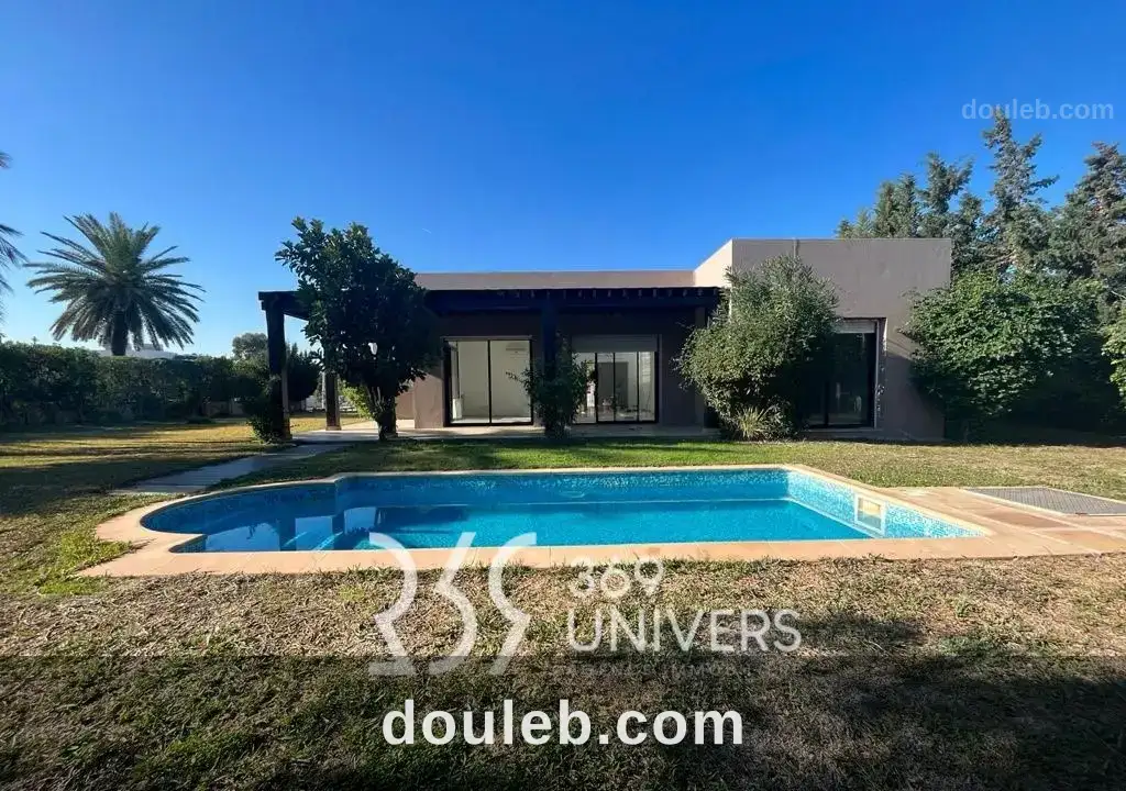 Villa avec piscine à gammarth ref rh013 à Tunis