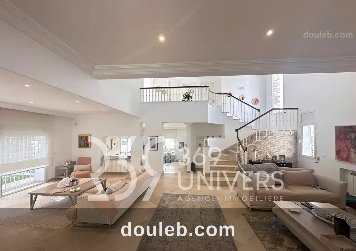 Villa avec vue dégagée à gammarth ref rh145 à Tunis