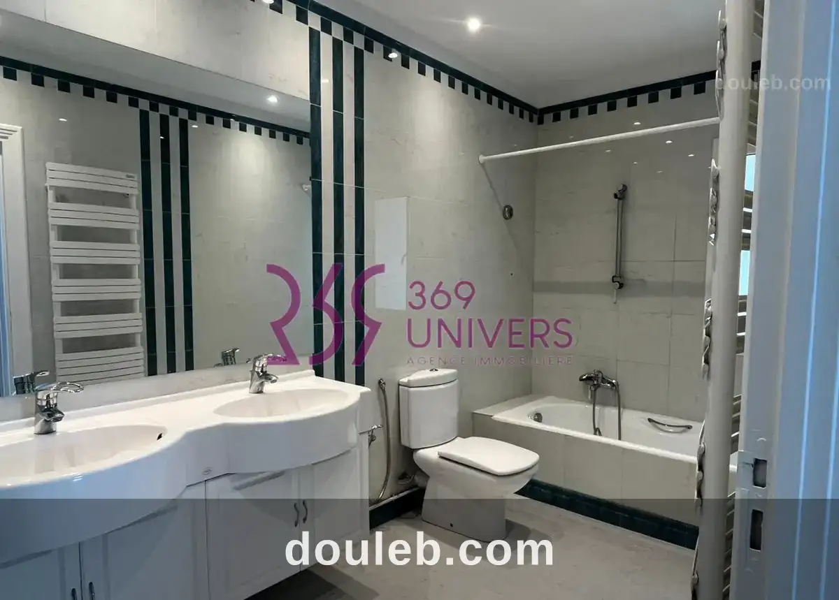 Villa s3 avec piscine a carthage ref rh007 à Tunis