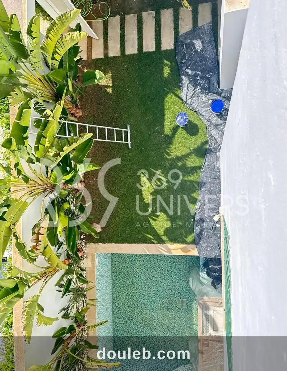 Villa avec piscine à gammarth ref rh128 à Tunis