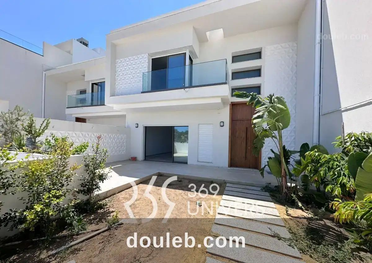 Villa jumelée avec jardin à gammarth à Tunis