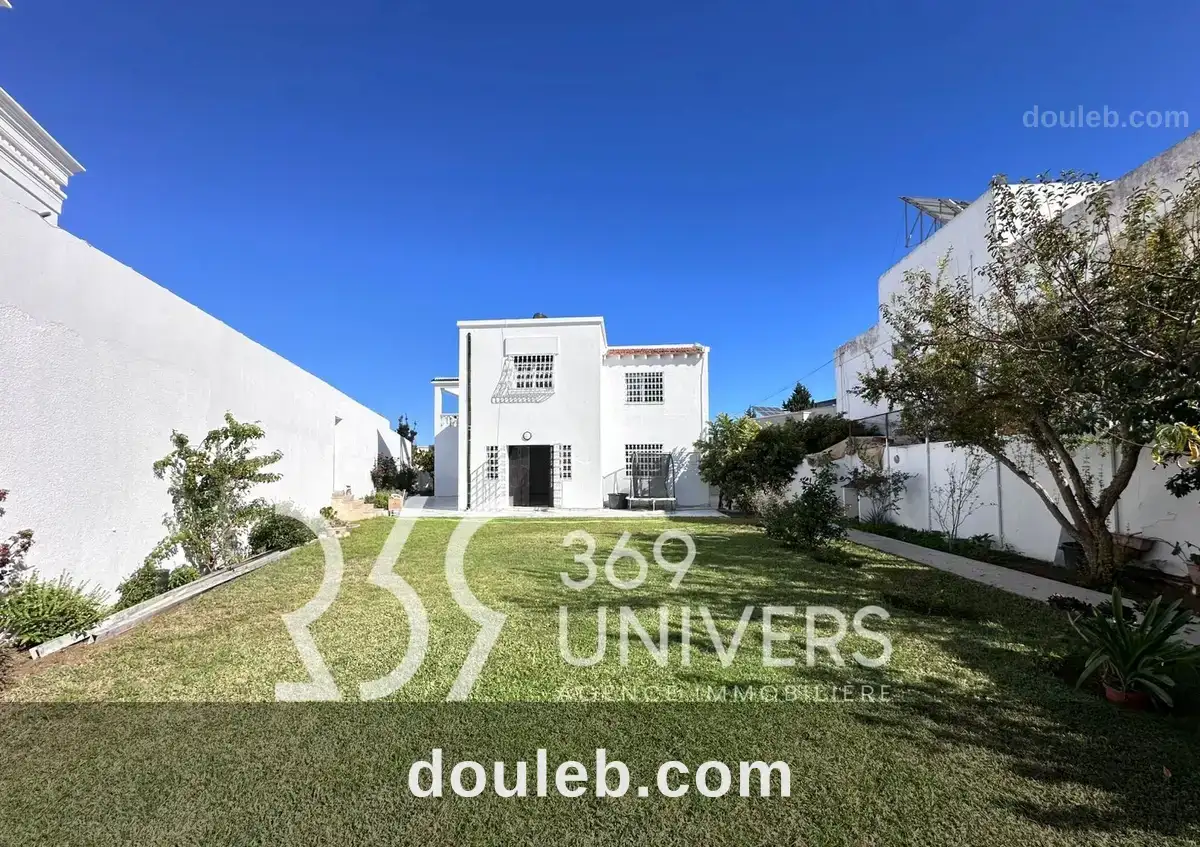 Villa avec jardin à carthage ref rh174 à Tunis
