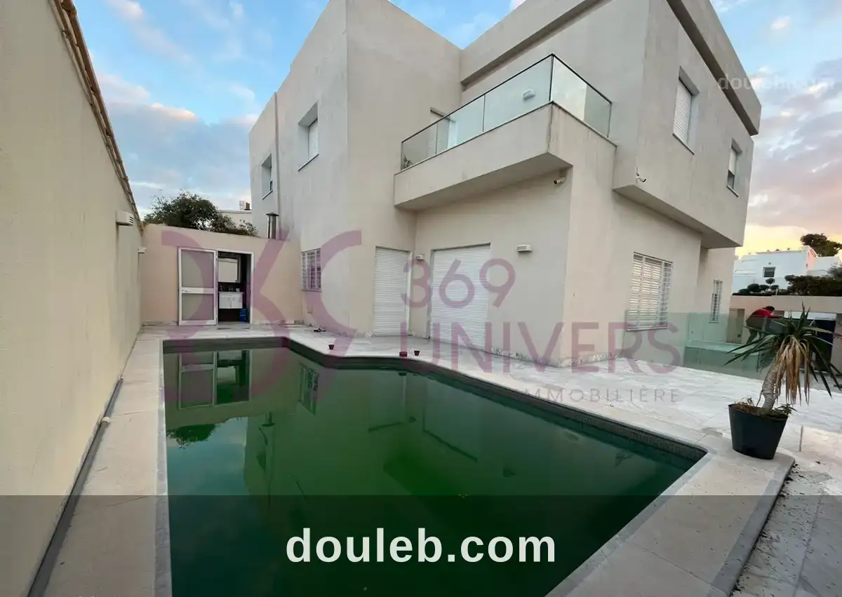 Villa s4 avec piscine au lac 2 ref rh021 à Tunis