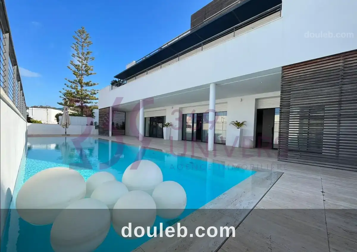 Villa s5 avec piscine a gammarth ref rh018 à Tunis