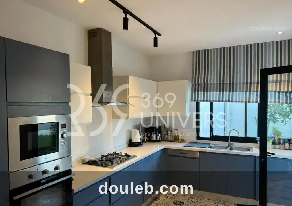 Villa avec piscine à gammarth ref rh061 à Tunis