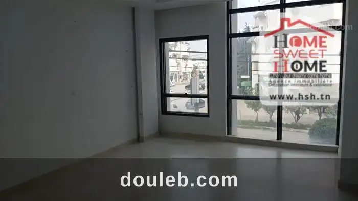 Bureau h2 rafa cité hedi nouira à Tunis