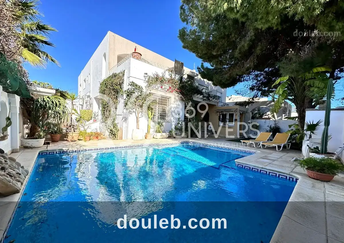 Rez de chaussée avec piscine à la marsa ref ra067 à Tunis
