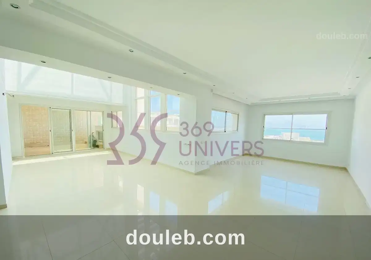 Penthouse avec piscine au lac 2 ref ra063 à Tunis