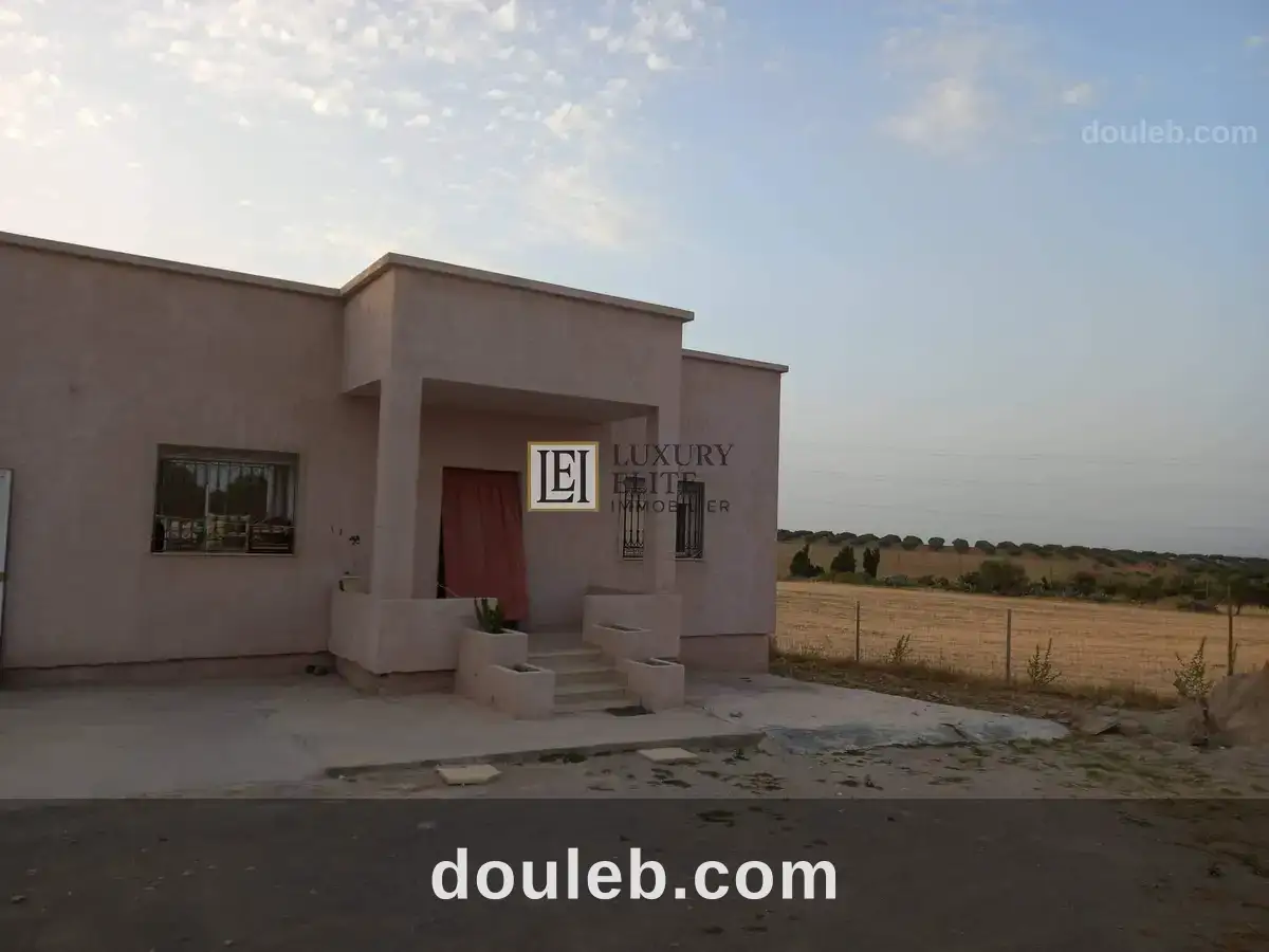 Villa s3 avec un terrain de 1850m2 à Tunis