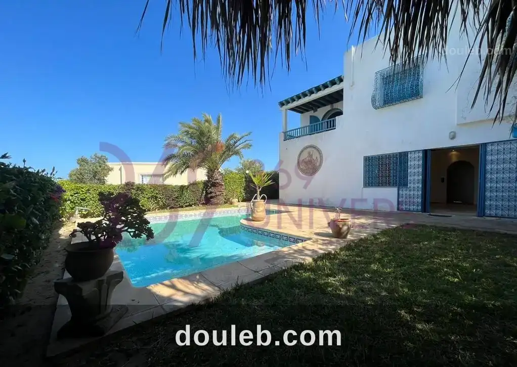 Duplex avec piscine a gammarth ref rd005 à Tunis