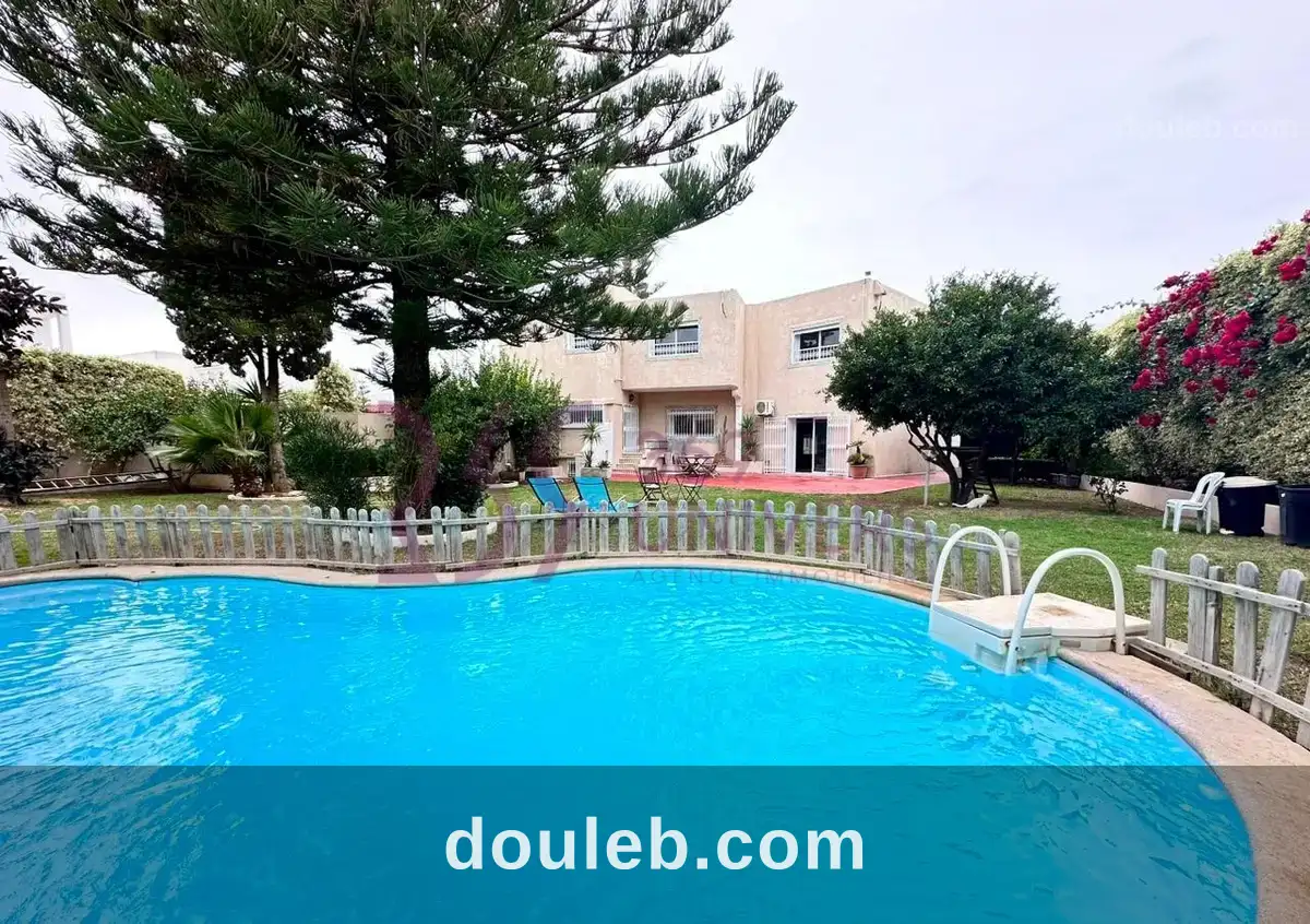 Villa avec piscine à la marsa ref rh081 à Tunis