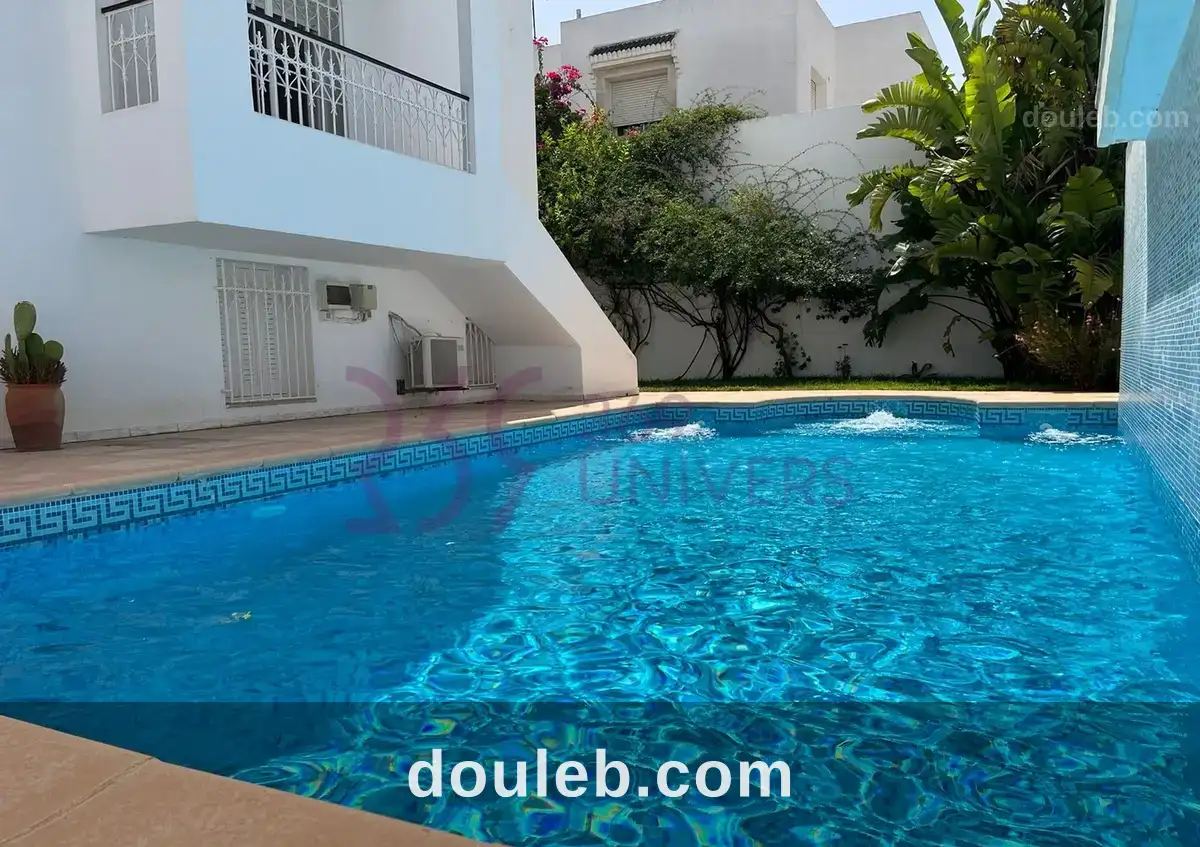 Villa avec piscine à la marsa ref rh060 à Tunis