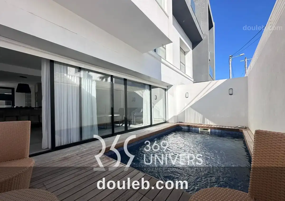 Triplex avec piscine à gammarth ref rh169 à Tunis