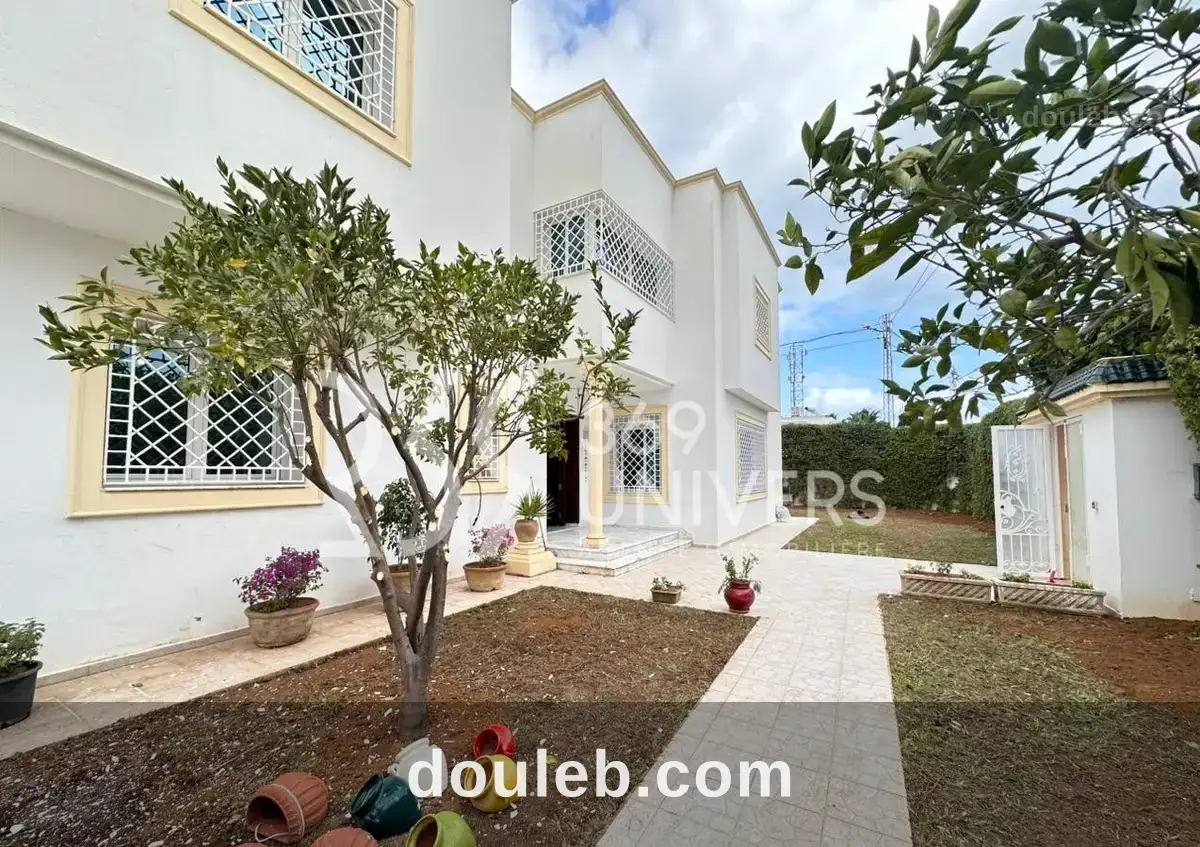 Villa avec jardin à la marsa ref rh137 à Tunis