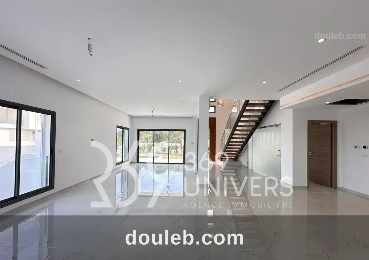 Villa avec piscine à gammarth ref rh149 à Tunis