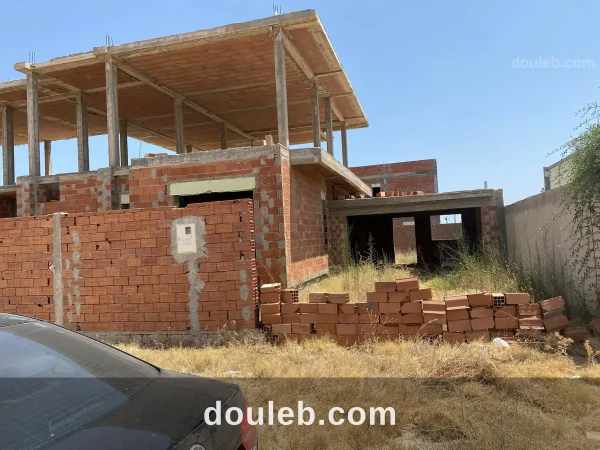 Maison inachevée à Tunis