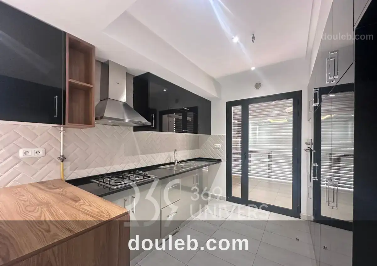 Appartement avec balcon aux jdc ref ra150 à Tunis