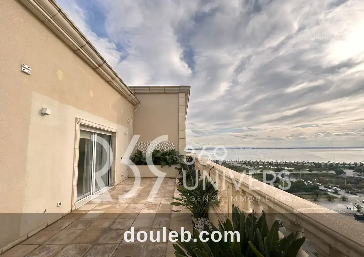 Penthouse avec vue dégagée au lac 2 à Tunis