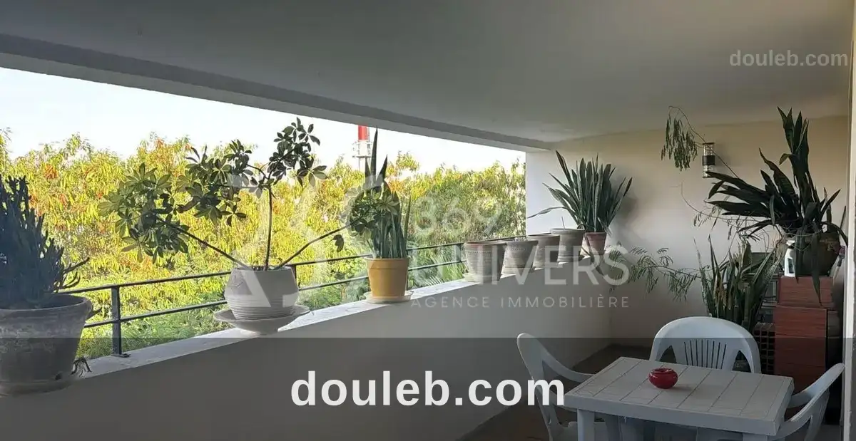 Appartement avec terrasse à la marsa ref ra090 à Tunis