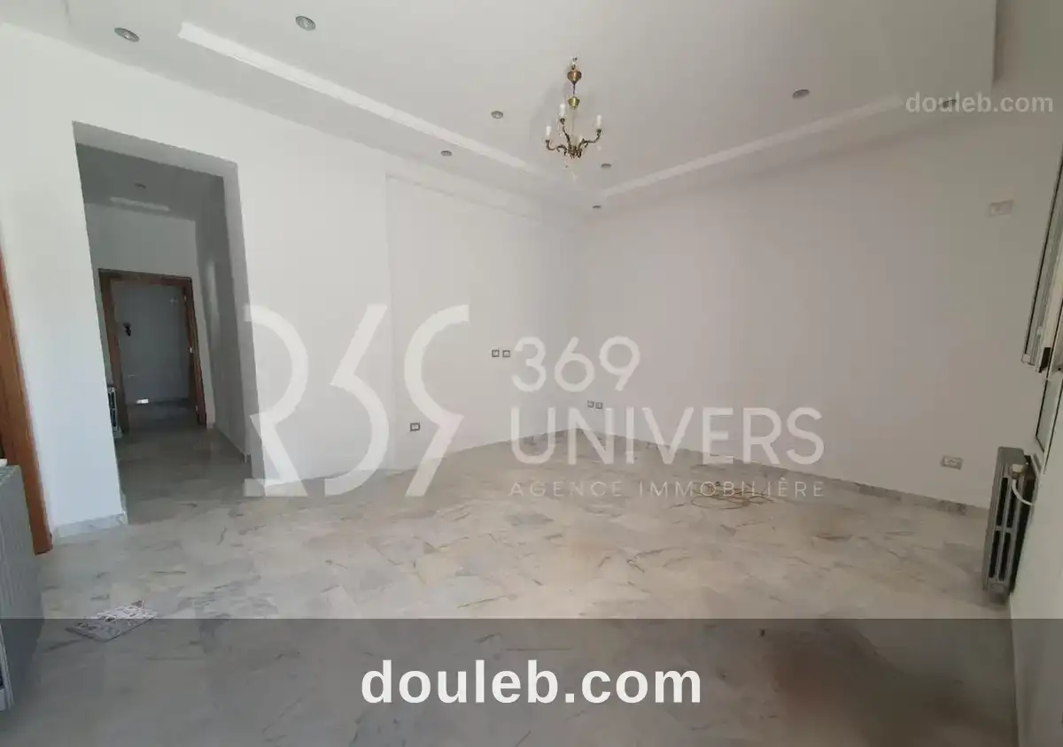 Appart s3 avec terrasse a la marsa ref ra034 à Tunis