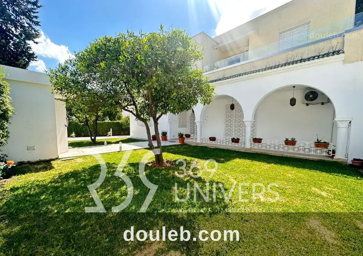 Rez de chaussée meublé avec jardin à la marsa à Tunis