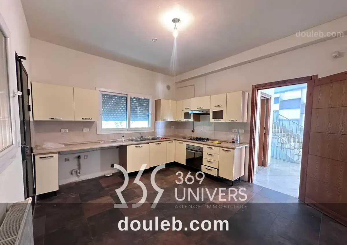 Villa avec jardin au lac 2 ref rh160 à Tunis