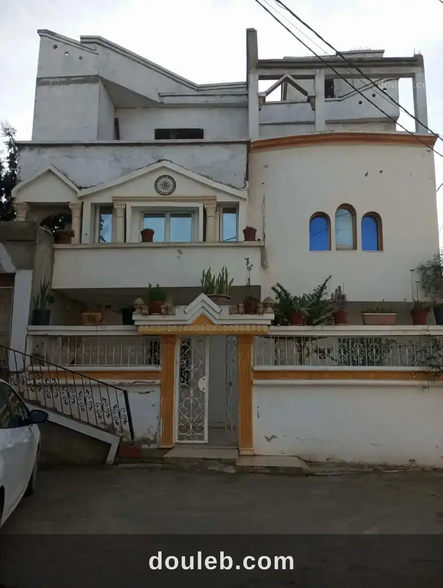 Av 3 étages de villa à bareket sehel à Tunis