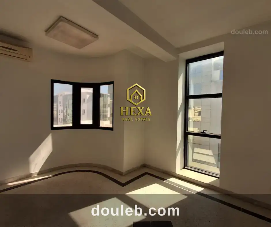 Appartement h3 à usage bureautique au lac 1 à Tunis