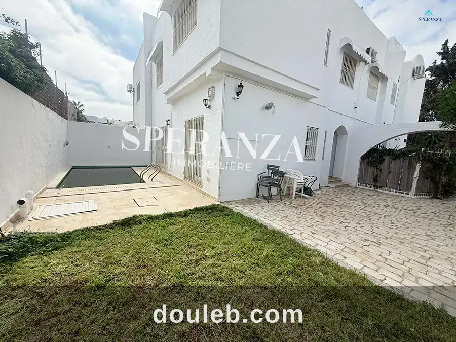 Triplex astra à Tunis