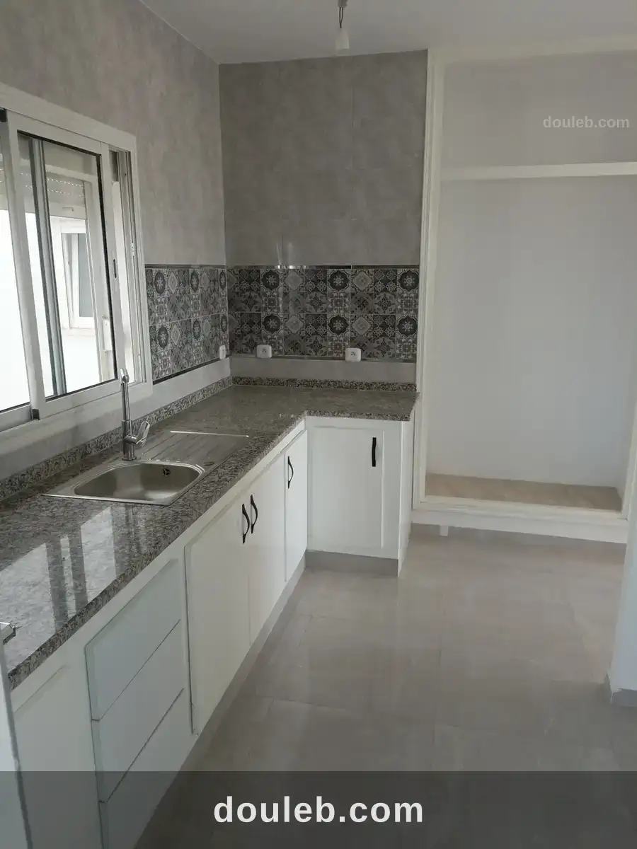 Av immeubles de 4 appartements pas loin de la mer à Tunis