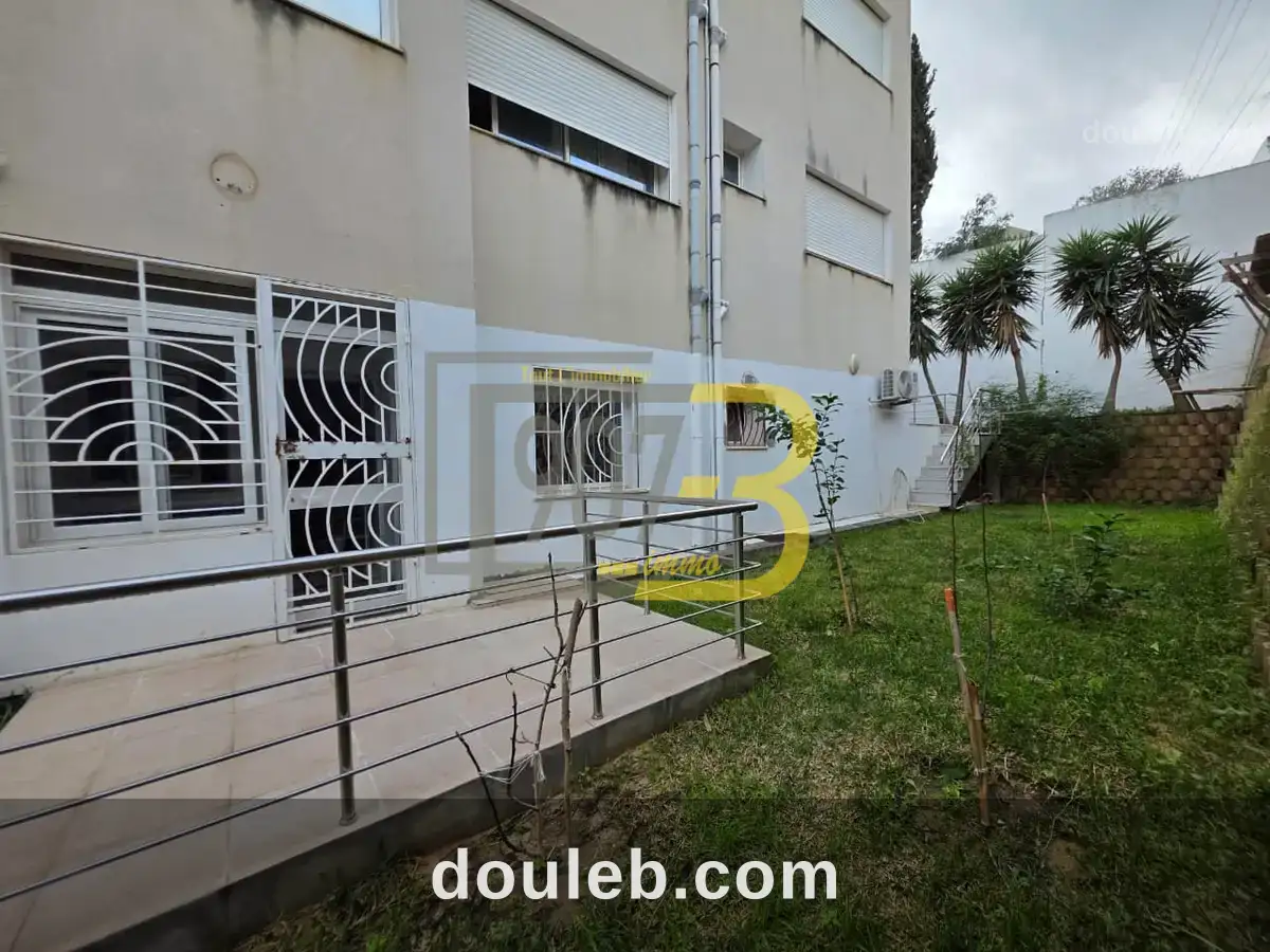 Appartement s2 avec jardin et terrasse à menzah 9b à Tunis