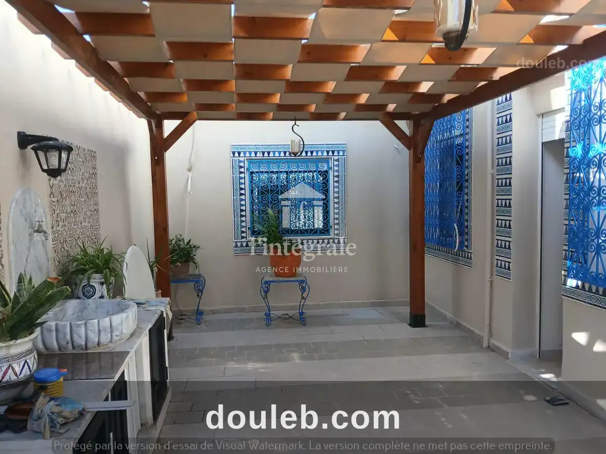 Superbe villa avec piscine à mutuelleville à Tunis