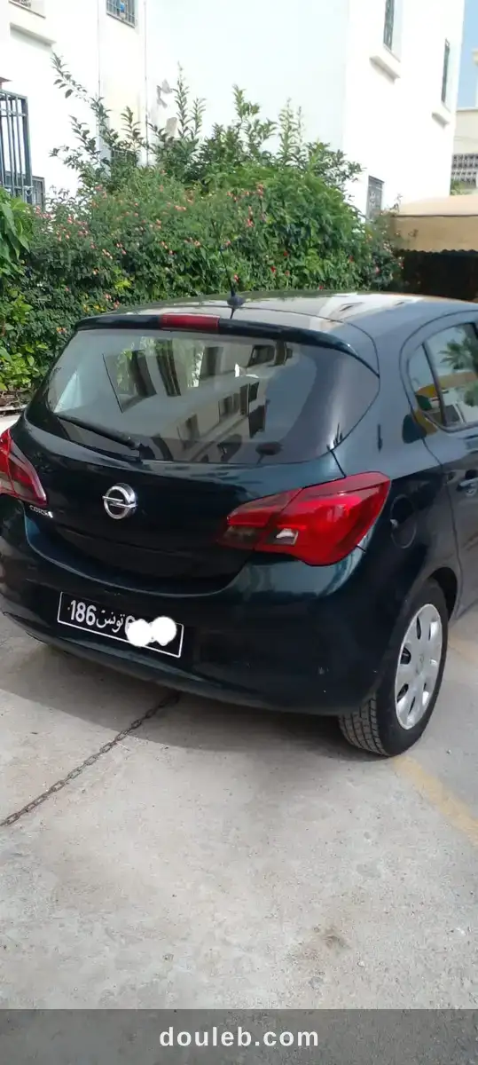 Opel corsa 5ch à Tunis