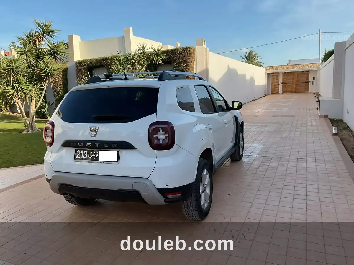 Dacia duster 4x4 à Tunis