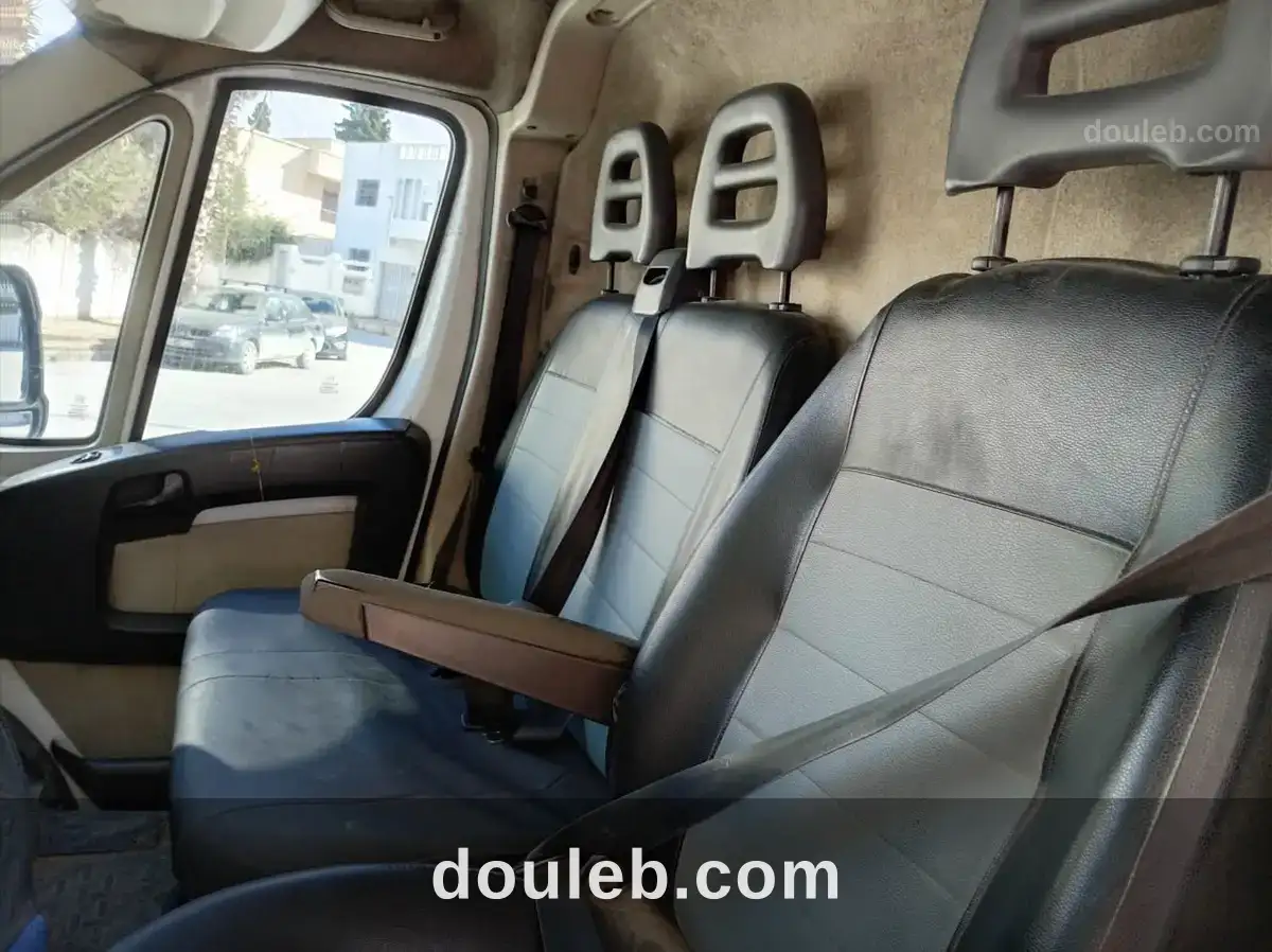 Staffete peugeot boxer ycbmfcbx à Tunis