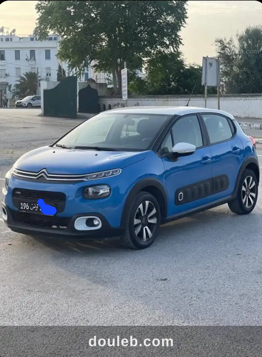 Une voiture c3 à Tunis