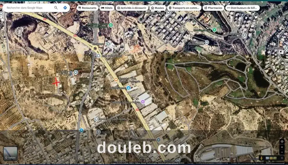 Lot rue 02 mars akouda pas loin la baie des anges à Tunis